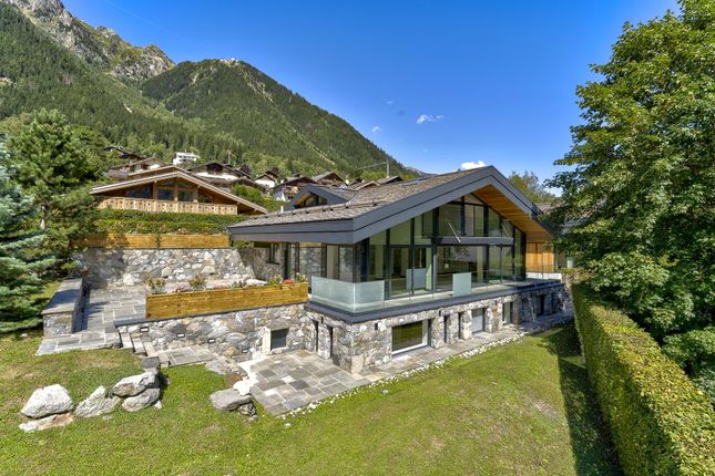 Chalet for sale in Chamonix, Haute-Savoie, Rhône-Alpes, France