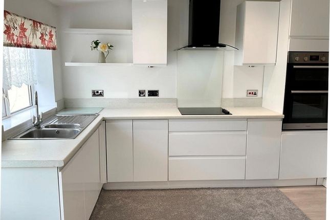 Thumbnail Terraced house to rent in Thomas Terrace, Llanelli, Carmarthenshire.