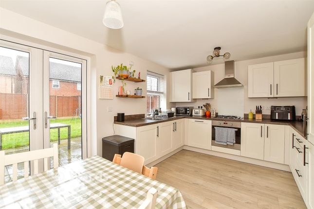 5, Gurr Close, Tonbridge photo 2