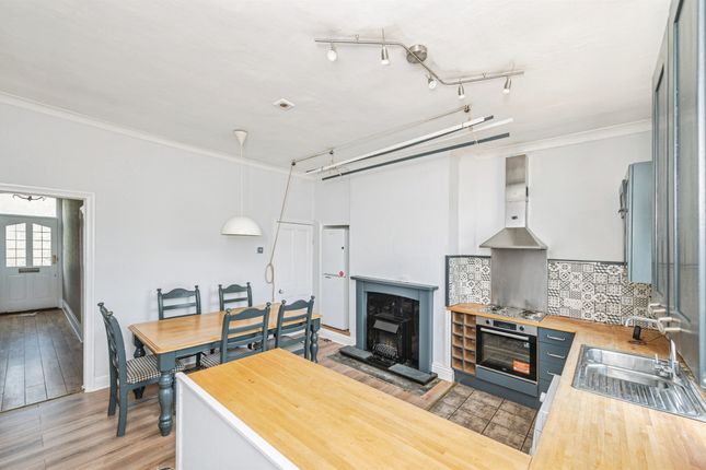 19, Clarke Street, Dewsbury photo 4