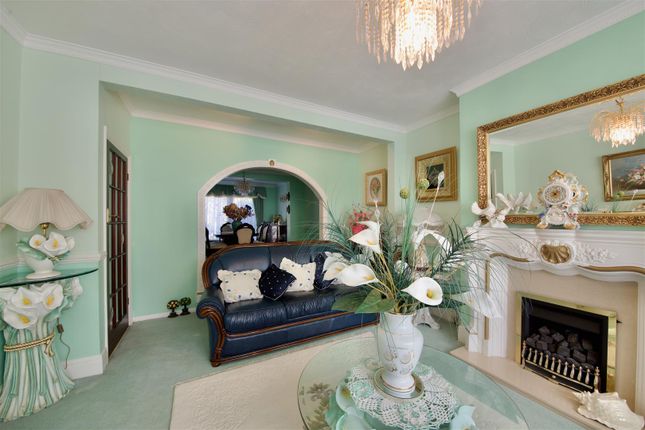 51, Westrow Drive, Barking photo 5