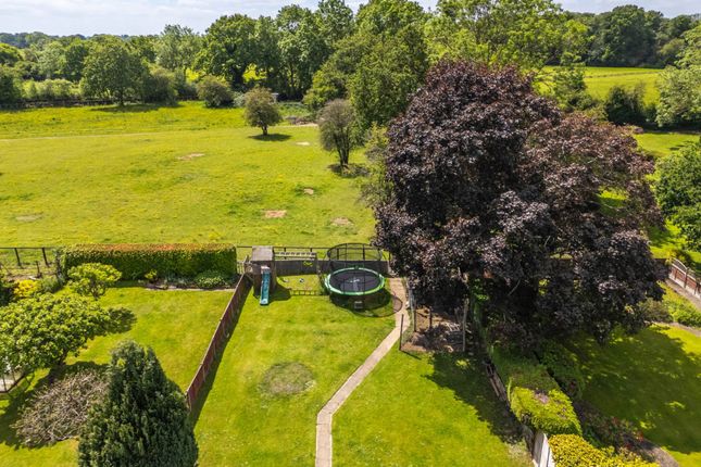 Wyeval, Kennylands Road, Sonning Common photo 4
