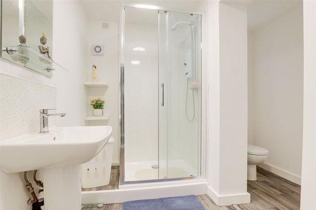 32 Brambling Road, Nottingham photo 3