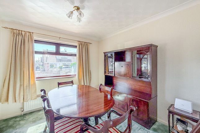 9, Owst Road, Hull photo 4