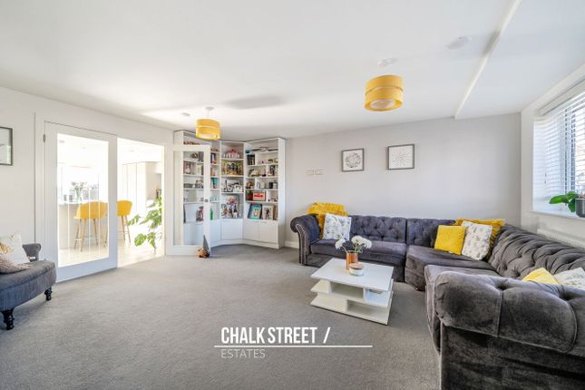 17a, The Ridgeway, Romford photo 3