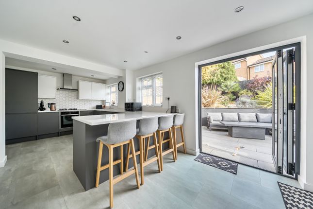 1373518236900Ef0c1E223