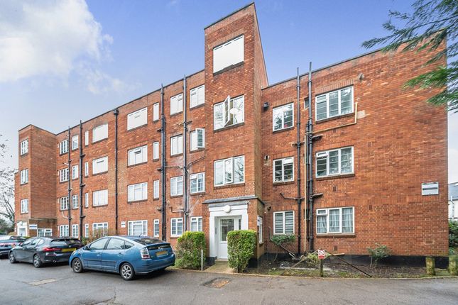 2-bed flat on 29, Garden Close, Middlesex, £285,000
