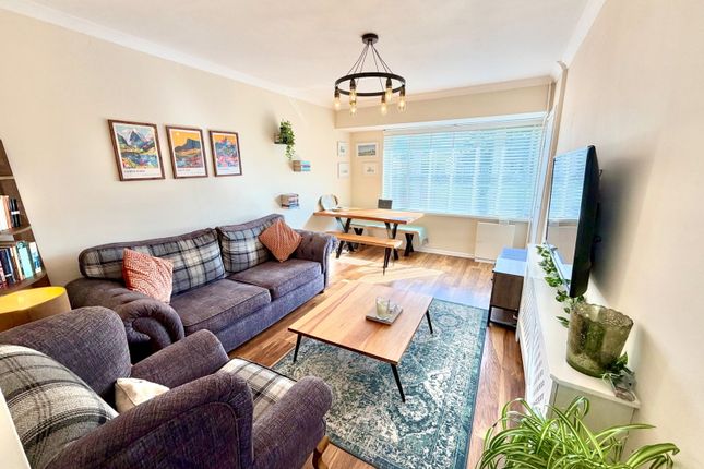 85, Greenacres, Bridgend photo 3
