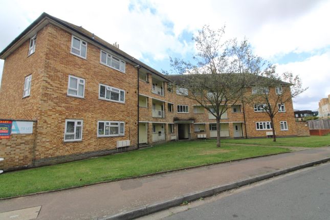 Thumbnail Flat to rent in Hutton Close, Hertford