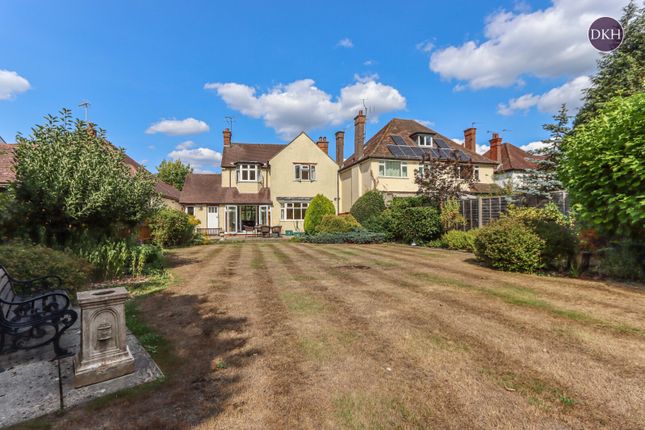 11, Cassiobury Drive, Hertfordshire photo 2