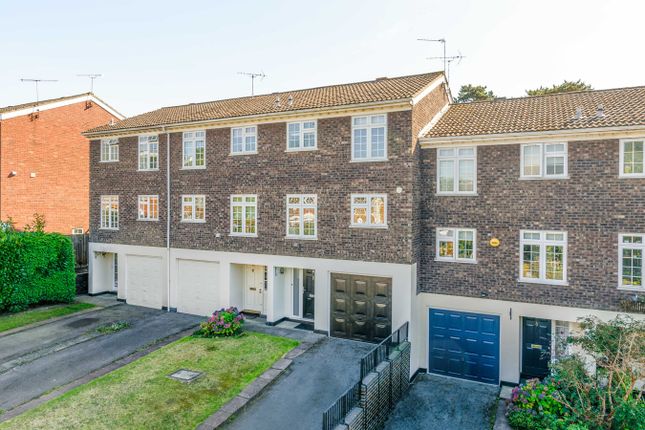 4-bed house on 8, Hillcrest, Weybridge, £680,000
