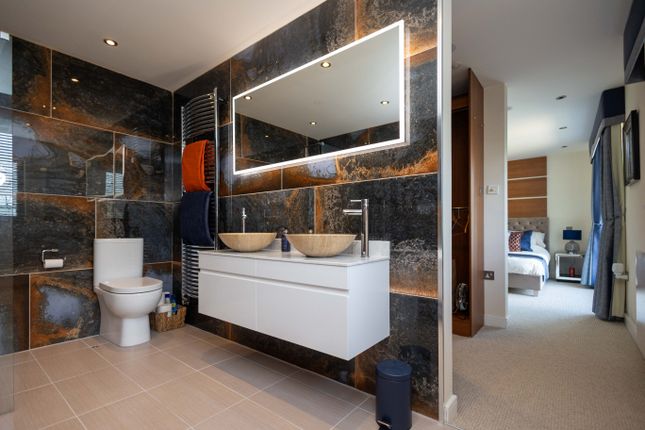 Ensuite 2 His And Her Sinks