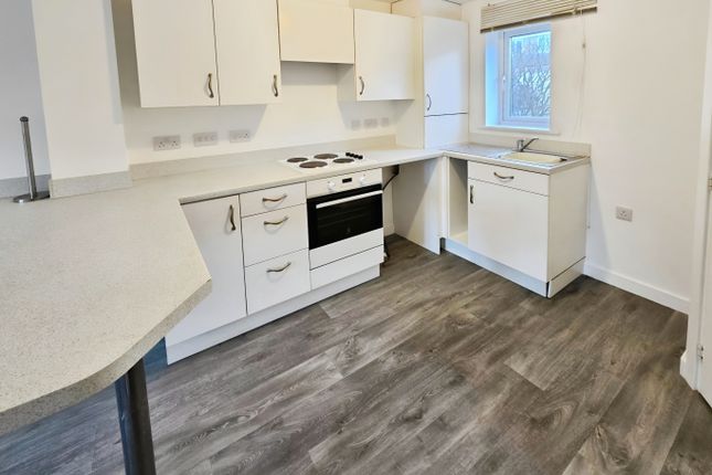 26, Luccombe Oak, Exeter photo 2