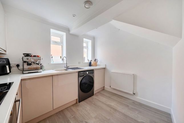1 Maple Court,, Bastins Close, Southampton photo 3