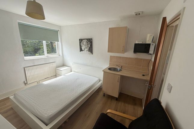 Room 4, Birmingham photo 5