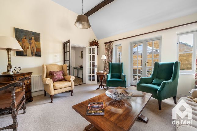 6, Croft Gardens, Broadway photo 4