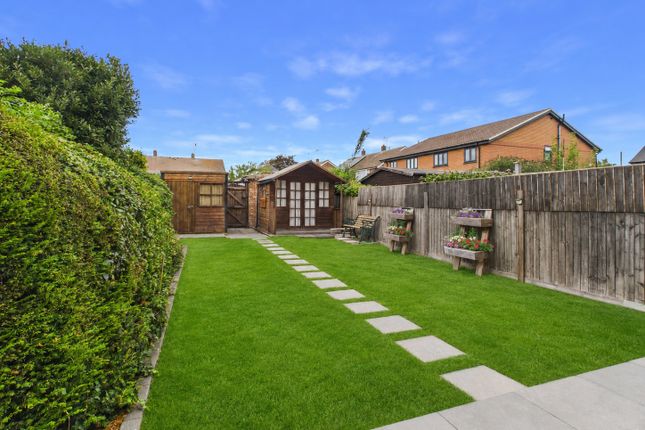 8, Princes Close, Eton Wick photo 3