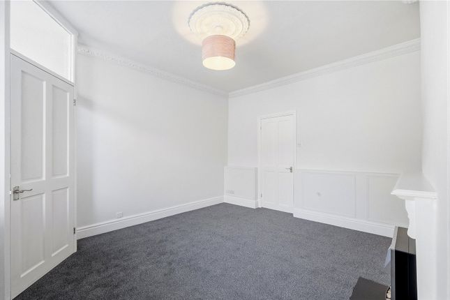 8, Shuttleworth Street, Barnoldswick photo 4