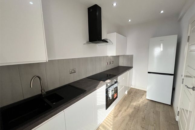 Flat C, 7, Market Place, Warwickshire photo 3