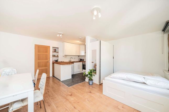 Flat 130, Mayford, Oakley Square, London photo 2