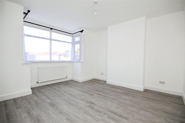 72, Edison Avenue, Hornchurch photo 4