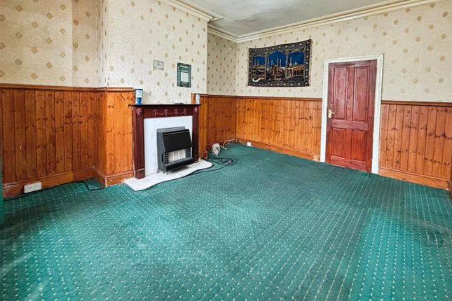 66,, Harlow Road, Bradford photo 3