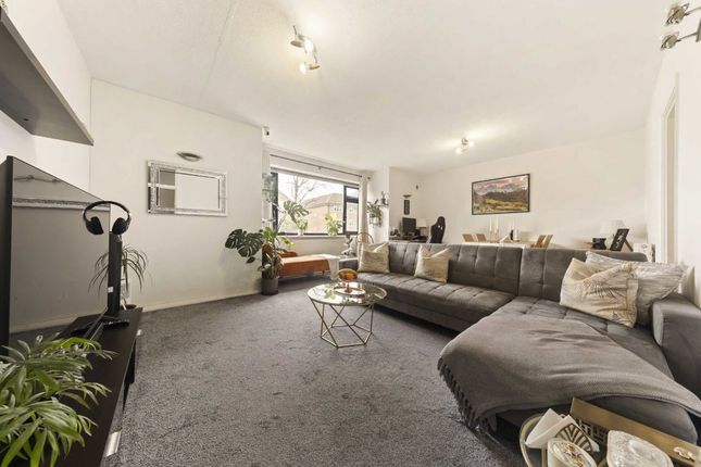 8 Priory Lodge, Castlebar Road, London photo 2