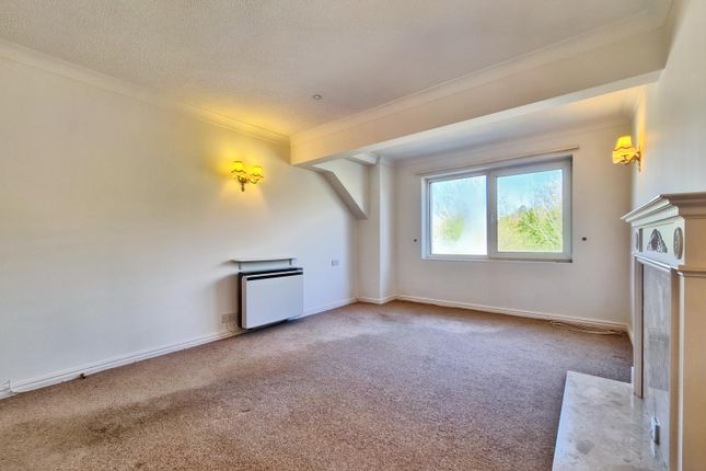 35 Redwood Manor,, Tanners Lane, Surrey photo 3