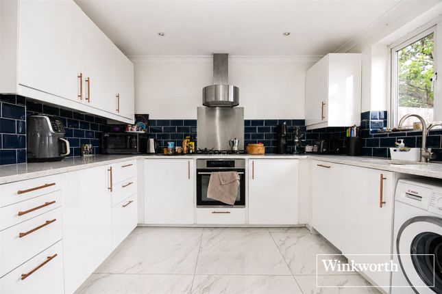 32, Lemsford Court, Hertfordshire photo 3
