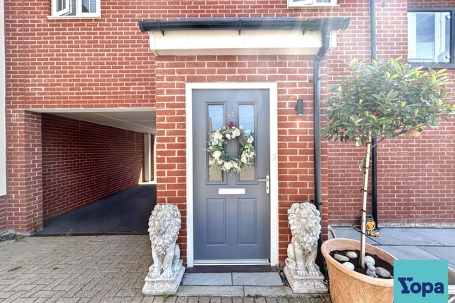 47, Sandy Crescent, Southend-on-sea photo 3