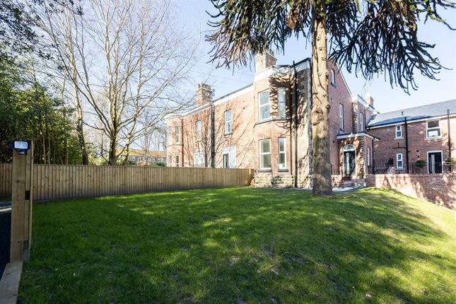 2-bed house on Silvan Court, 1A, 123 Prestbury Road, Macclesfield, £1,600/mo
