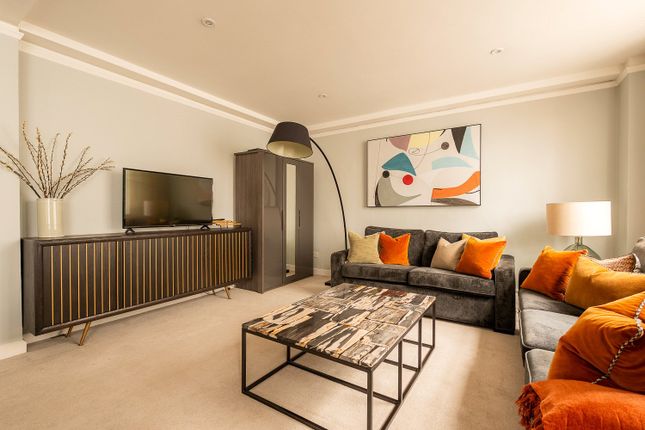 Flat 57, 39, Hill Street, Mayfair photo 3