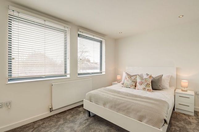 Flat 15, London photo 4
