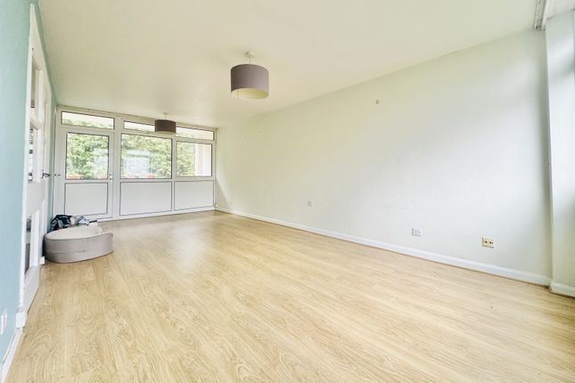 9, Woodlands, Hampshire photo 2