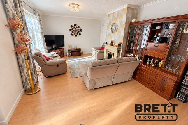 Milton Crescent, Milford Haven photo 2