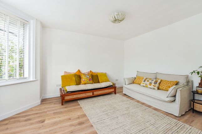 14, St. Marys Road, Liss photo 4