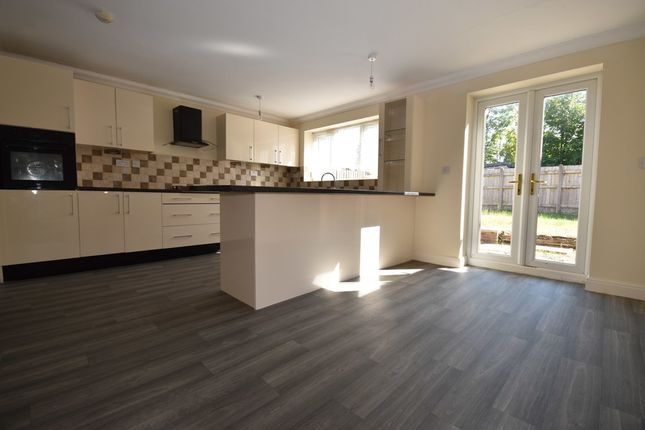 Detached house to rent in Meanwood Avenue, Blackpool