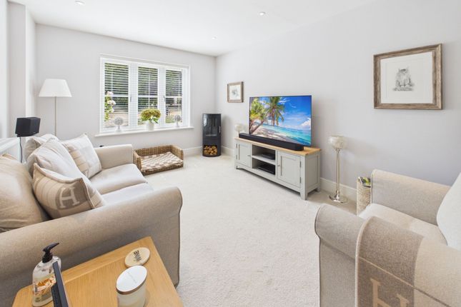 3, Imjin Court, Upper Rissington photo 3