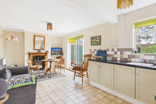 14, Grasscroft, Northampton photo 4