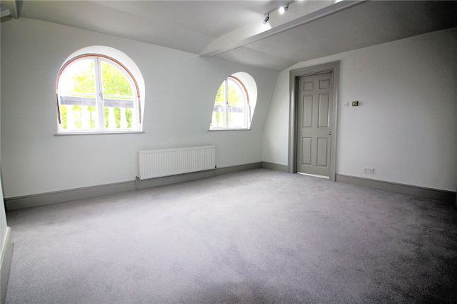 Flat to rent in Albion Terrace, London Road, Reading, Berkshire
