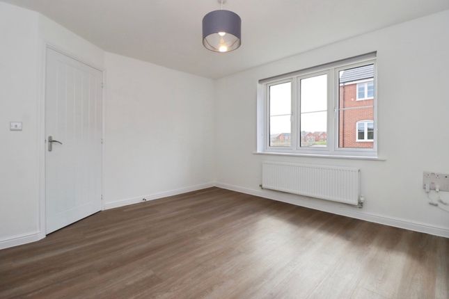 7, Fairburn Close, Market Harborough photo 4