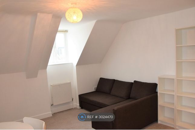 Flat  Lewis Court  Belle Vue Road, Bournemouth photo 3