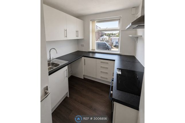 Flat, Alexandra Court Warburton Lane, Manchester photo 3