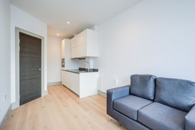 Flat to rent in Broad House, Imperial Drive, Harrow