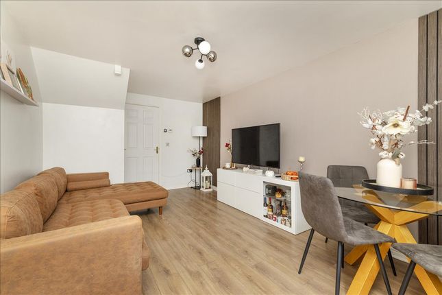 4 Whitehouse Court, Gorebridge photo 4