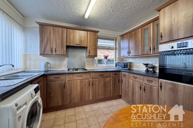 98, Farndale Road, Sutton-in-ashfield photo 3