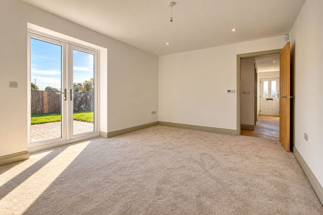 5 Church Road, Wisbech photo 4