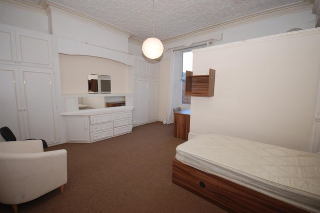 26 Clarendon Square, Leamington Spa photo 3