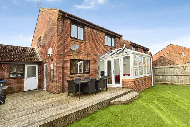 5, Canons Close, Warminster photo 2