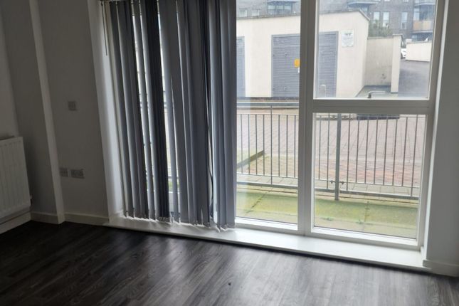 Flat to rent in Wainwright Avenue, Greenhithe, Kent DA9
